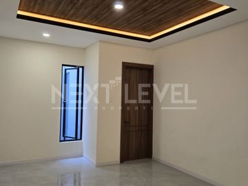 Dijual rumah bagus di Woodland Citraland Surabaya barat