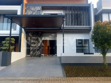 Dijual rumah bagus di Woodland Citraland Surabaya barat