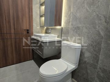 Dijual rumah bagus di Woodland Citraland Surabaya barat