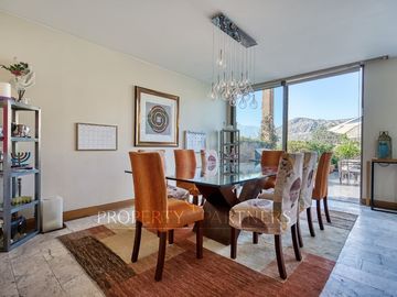 Maravillosa casa mediterránea en condominio en sector El Golf de Manquehue