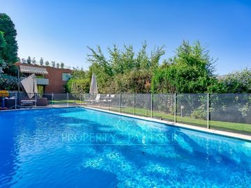 Maravillosa casa mediterránea en condominio en sector El Golf de Manquehue