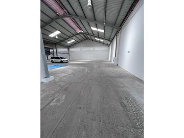 PACORA ALQUILO O VENDO GALERA 2500 MTS CENTRO LOGISTICO