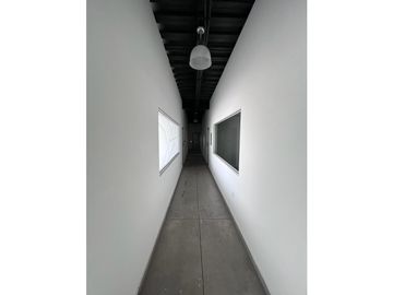 PACORA ALQUILO O VENDO GALERA 2500 MTS CENTRO LOGISTICO