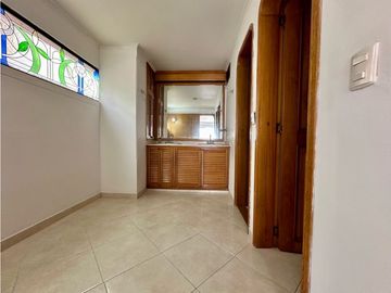 Apartamento en Pinares, 202 m2, 4 habitaciones con excelente ubicación