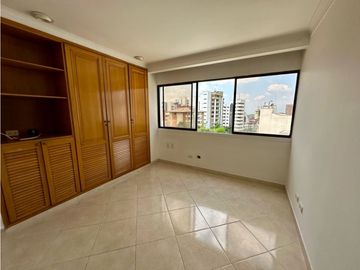 Apartamento en Pinares, 202 m2, 4 habitaciones con excelente ubicación