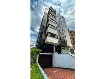 Apartamento en Pinares, 202 m2, 4 habitaciones con excelente ubicación