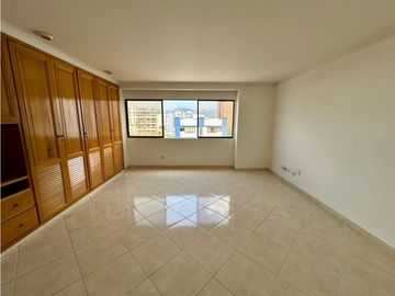 Apartamento en Pinares, 202 m2, 4 habitaciones con excelente ubicación