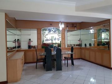 Dijual Apartemen Taman Anggrek Condominium 3 Bedroom