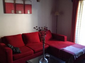 Excelente casa 5 ambientes con fondo, quincho y garaje