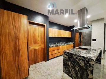 Venta de Casa de 4 habitaciones con acabados de Lujo al Norte de Colima