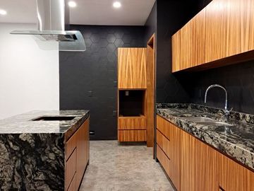 Venta de Casa de 4 habitaciones con acabados de Lujo al Norte de Colima
