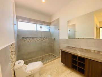 Casa en Fraccionamiento en Paraíso Country Club, Emiliano Zapata, Morelos CAEN-8