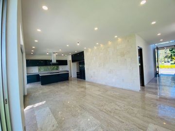Casa en Fraccionamiento en Paraíso Country Club, Emiliano Zapata, Morelos CAEN-8