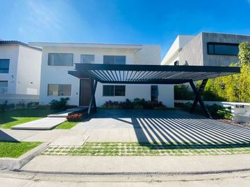 Casa en Fraccionamiento en Paraíso Country Club, Emiliano Zapata, Morelos CAEN-8
