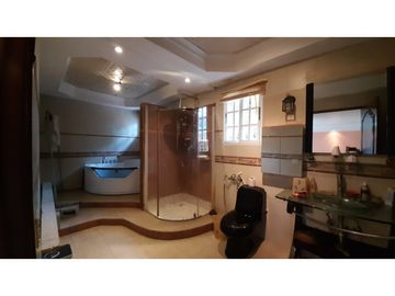 CASA EN CERRO AZUL, LAS VISTAS EN  2.500M2 DE TERRENO