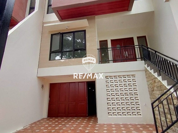 Dijual Rumah 3 lantai di jakarta selatan kondisi baru