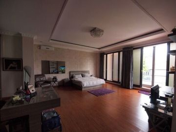 8 Bedroom House for sale