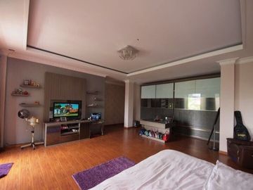 8 Bedroom House for sale