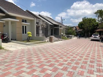 RUMAH SIAP HUNI DI PERBATASAN JOGJA-KLATEN HANYA 400JUTAAN