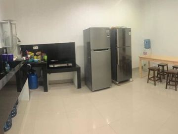 Rumah Kosan Fully Furnish Dengan 81 Kamar Tidur Dekat Kampus Trisakti