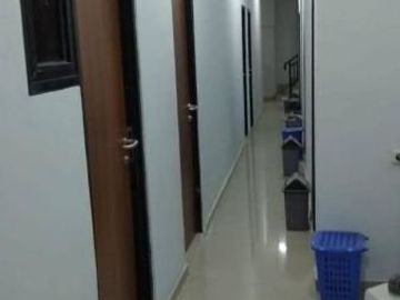 Rumah Kosan Fully Furnish Dengan 81 Kamar Tidur Dekat Kampus Trisakti