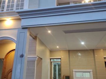 Modern house 2 lantai siap huni murah dkt tol sawangan,Depok