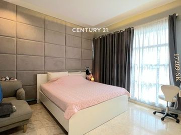 Dijual Rumah Mewah Posisi Hook Lokasi Strategis Di Sektor 7