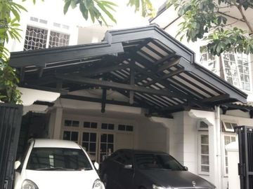 Rumah dua lantai siap huni jl dua mobil Tebet