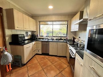 Casa en arriendo de 5 dorm. en Talca