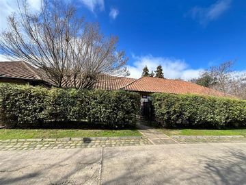 Casa en arriendo de 5 dorm. en Talca