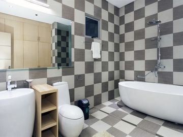 3 Bedroom unit Luxe Residences For Rent