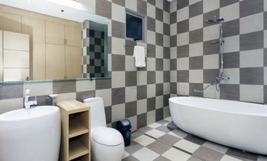 3 Bedroom unit Luxe Residences For Rent