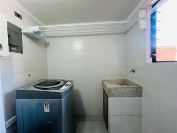 Apartamento Amoblado Cerca Al Centro Comercial Santafe
