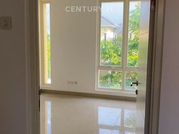 Rumah Siap Huni Di Cluster Adara Harapan Indah Bekasi