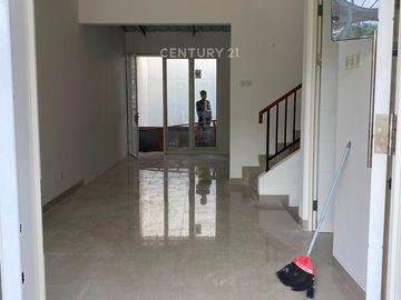 Rumah Siap Huni Di Cluster Adara Harapan Indah Bekasi