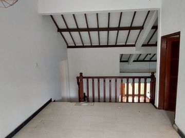 Disewakan rumah siap huni lokasi strategis di Studio Kompleks TVRI Kemanggisan Ilir jakarta barat
