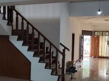 Disewakan rumah siap huni lokasi strategis di Studio Kompleks TVRI Kemanggisan Ilir jakarta barat