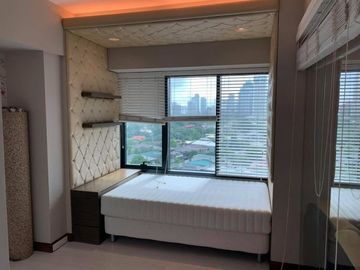 A0427 - Nicely Furnished 2BR For Rent in One Rockwell