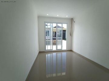 Rumah Taman Mutiara STRATEGIS, CLUSTER DEPAN, SEMI FURNISH