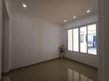 Rumah Taman Mutiara STRATEGIS, CLUSTER DEPAN, SEMI FURNISH