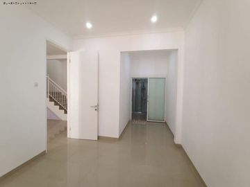 Rumah Taman Mutiara STRATEGIS, CLUSTER DEPAN, SEMI FURNISH