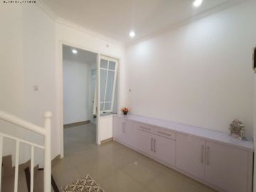 Rumah Taman Mutiara STRATEGIS, CLUSTER DEPAN, SEMI FURNISH