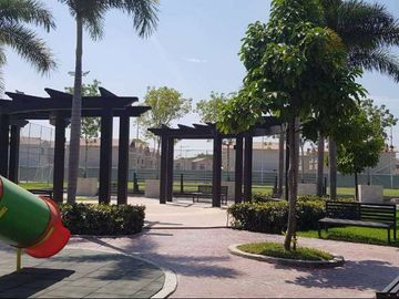 Venta de casa esquinera lista a estrenar en urb, casalaguna a pocos min. de Riocentro el Dorado - acepto Biess.