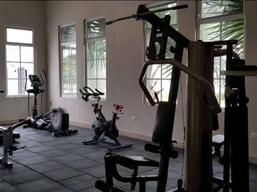 Venta de casa esquinera lista a estrenar en urb, casalaguna a pocos min. de Riocentro el Dorado - acepto Biess.