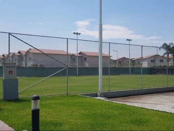 Venta de casa esquinera lista a estrenar en urb, casalaguna a pocos min. de Riocentro el Dorado - acepto Biess.