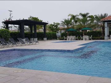 Venta de casa esquinera lista a estrenar en urb, casalaguna a pocos min. de Riocentro el Dorado - acepto Biess.