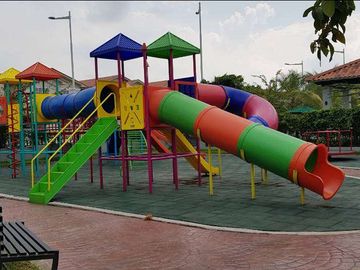 Venta de casa esquinera lista a estrenar en urb, casalaguna a pocos min. de Riocentro el Dorado - acepto Biess.
