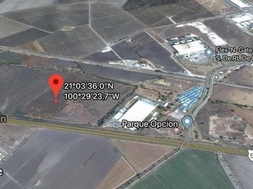 SOBRE CARRETERA QRO-SLP, TERRENO INDUSTRIAL 6HAS,  en VENTA, $24,000,000 MX (SM)
