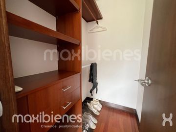 apartamento en arriendo en el tesoro. Cod A69367