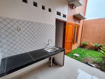 RUMAH SIAP HUNI HARGA ALL IN TEPI JALAN DI SLEMAN